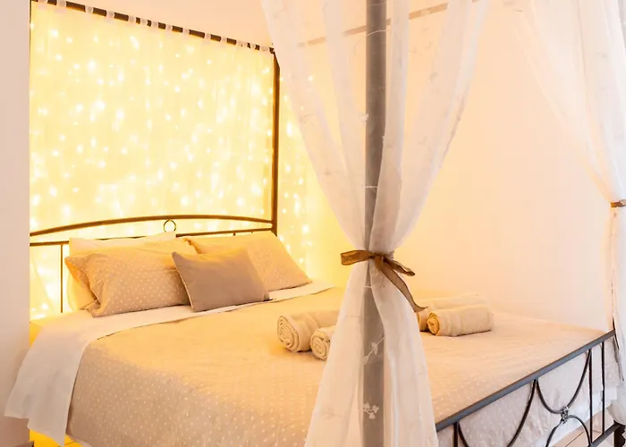 Artemida Beach Apartment
